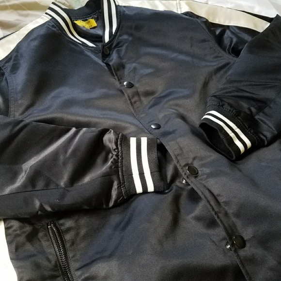 Men's Jacket - Picture 3 of 3